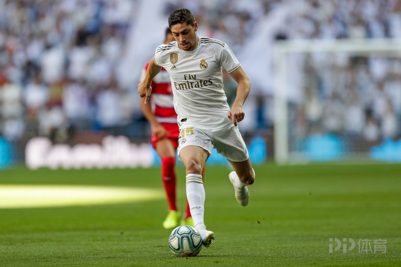 澳网转会风云:上海海港盯上锋线强援,布鲁诺·费尔南德斯或成交易筹码的简单介绍